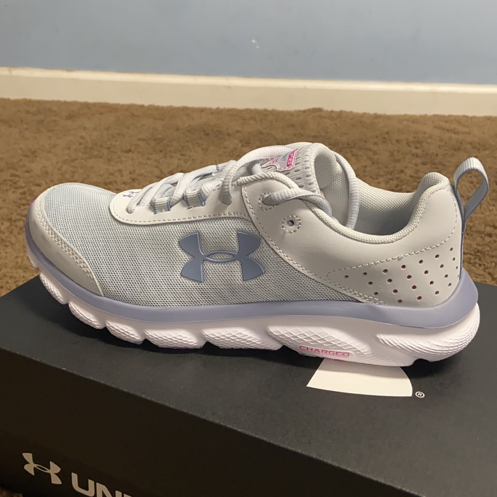 🎉 2xHP! 🎊 Charged Under Armor Size 9 Tennis/Athletic shoes. Gray/blue/pink - Picture 8 of 16